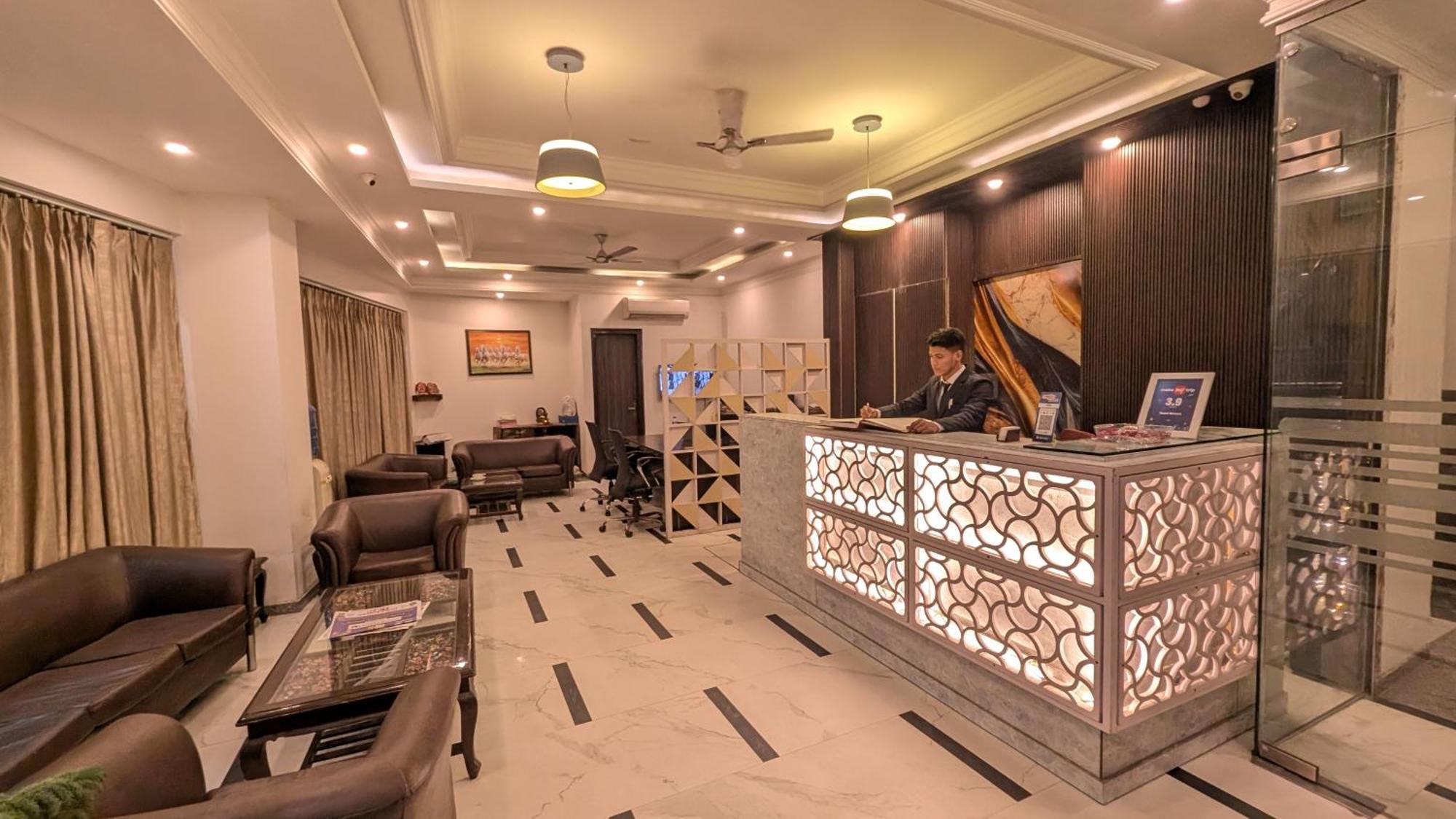 Hotel The Almora By Rs Global Near By Delhi International Airport With - Free Airport Drop New Delhi Exterior photo