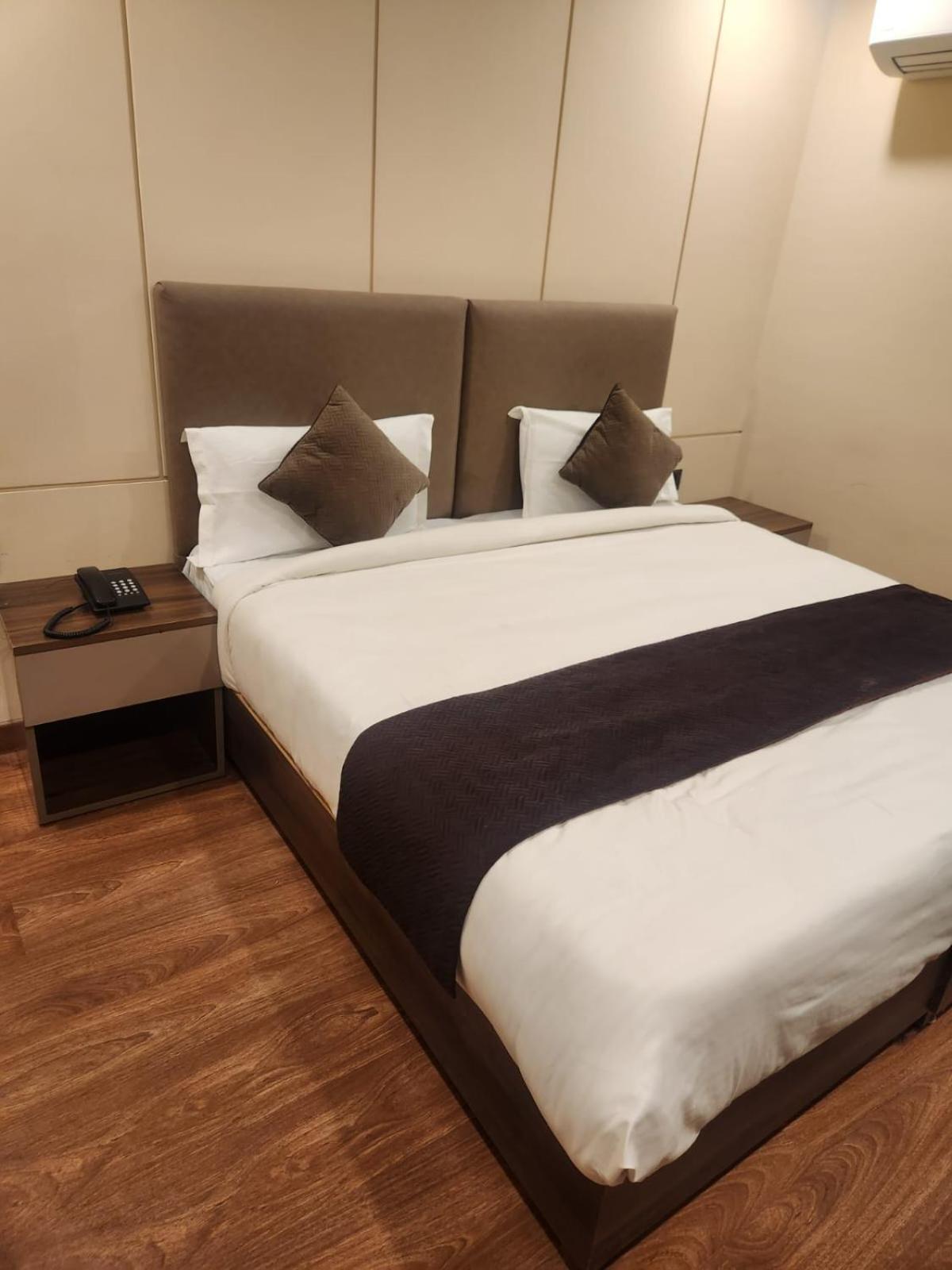 Hotel The Almora By Rs Global Near By Delhi International Airport With - Free Airport Drop New Delhi Exterior photo